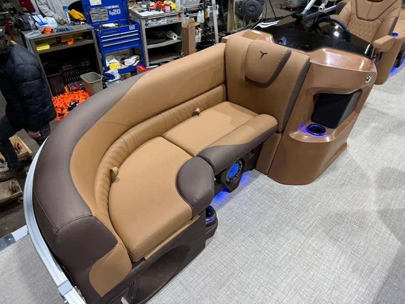 Slide: The Image of Tahoe LTZ 2385 Quad Lounge Shift SS Tritoon & Honda 4-Stroke EFI 2026 - 8