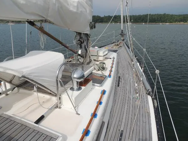 Slide: The Image of Alden Sloop/Cutter 1982 - 5