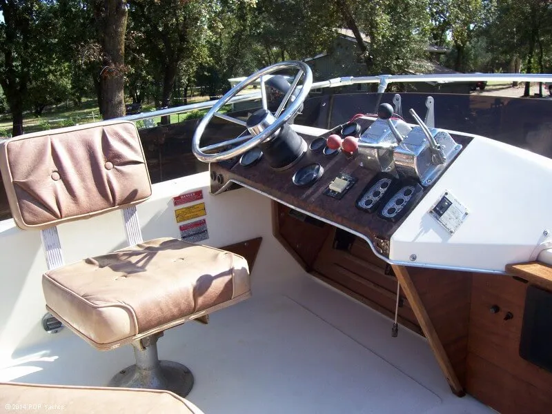 Slide: The Image of Sea Ray 270 Sedan Bridge SF 1980 - 2