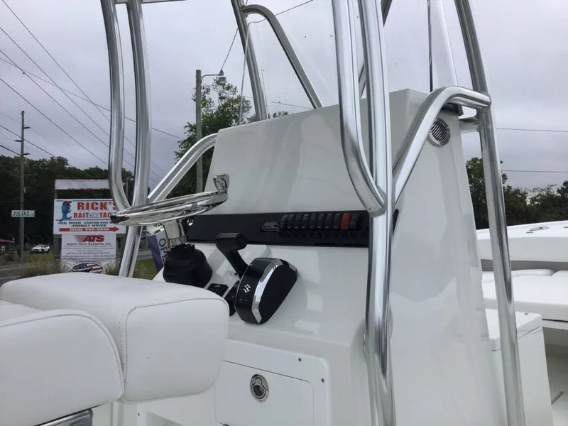 Slide: The Image of Pair Customs 21 Center Console MV 2026 - 4