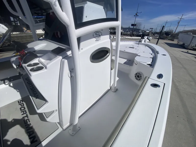 Slide: The Image of Sportsman Masters 267 Bay Boat 2021 - 18