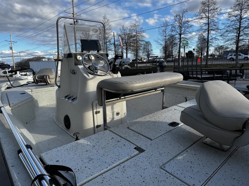 Slide: The Image of Xpress Hyper-Lift Bay Series H20B 2016 - 15