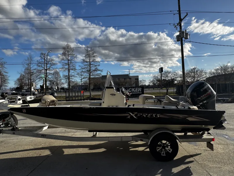 Slide: The Image of Xpress Hyper-Lift Bay Series H20B 2016 - 4