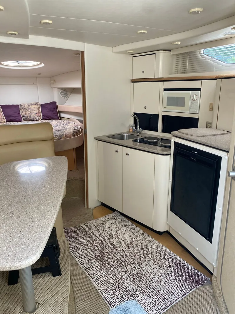 Slide: The Image of Bayliner 3685 1999 - 10