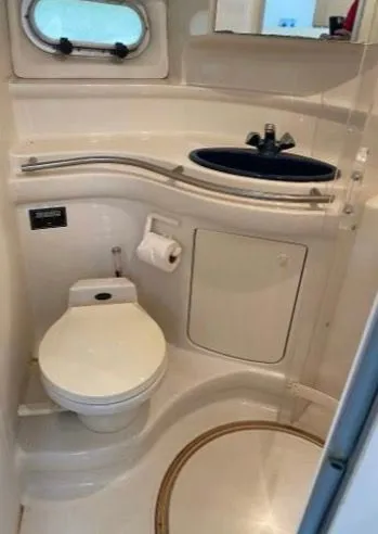 Slide: The Image of Bayliner 3685 1999 - 15