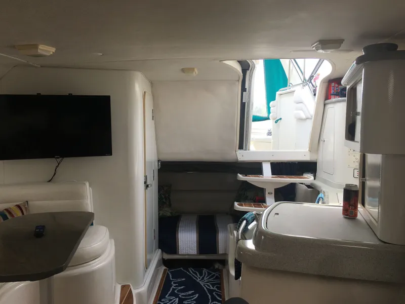 Slide: The Image of Bayliner 3685 1999 - 16