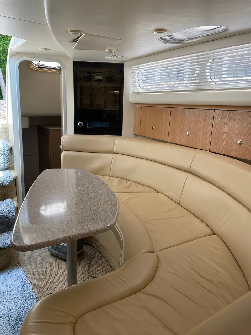 Slide: The Image of Bayliner 3685 1999 - 9