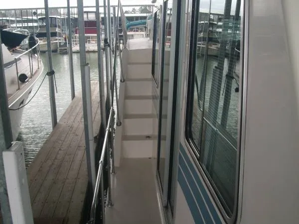 Slide: The Image of Harbor Master 52 Widebody Houseboat 1990 - 11