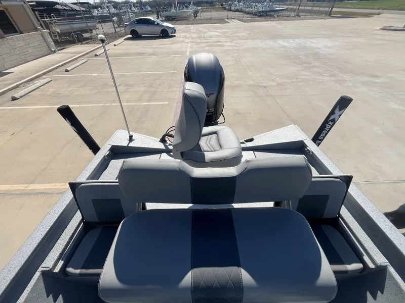 Slide: The Image of Xpress H20B Bay 2022 - 18