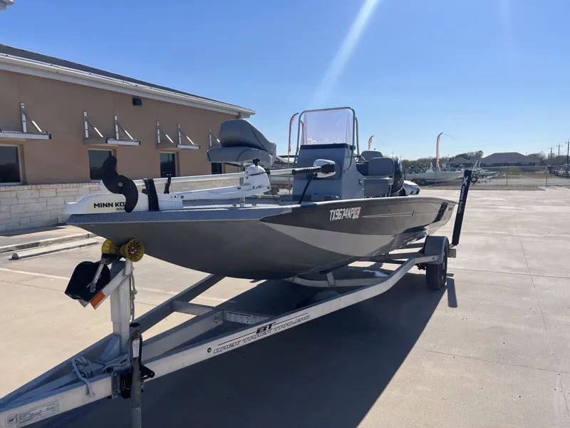 Slide: The Image of Xpress H20B Bay 2022 - 3