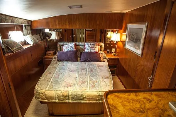 Slide: The Image of Hatteras 55 Convertible 1989 - 8