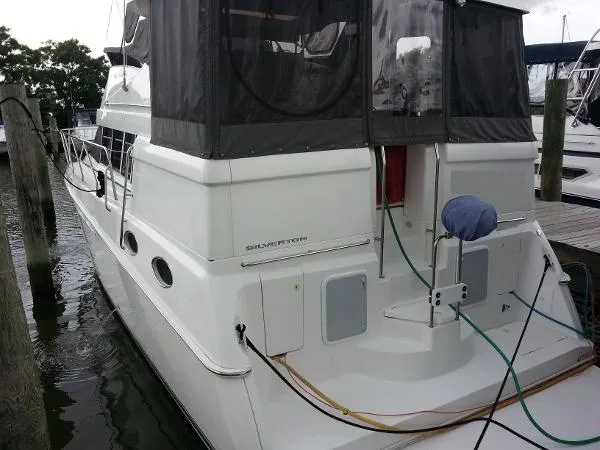 Slide: The Image of Silverton 422 Motor Yacht 2000 - 4