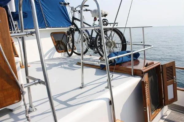Slide: The Image of Marine Trader 38 Double Cabin 1984 - 8