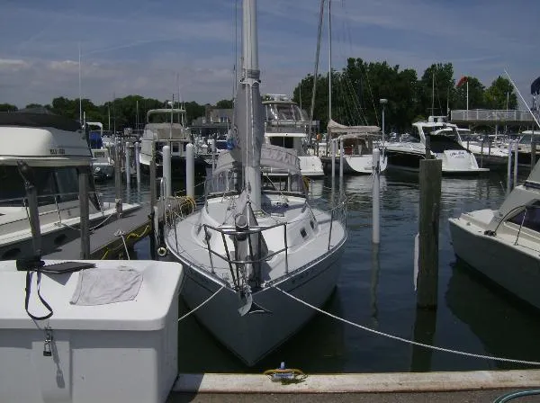 Freedom 30 Sloop 1988 for Sale | MarineSource