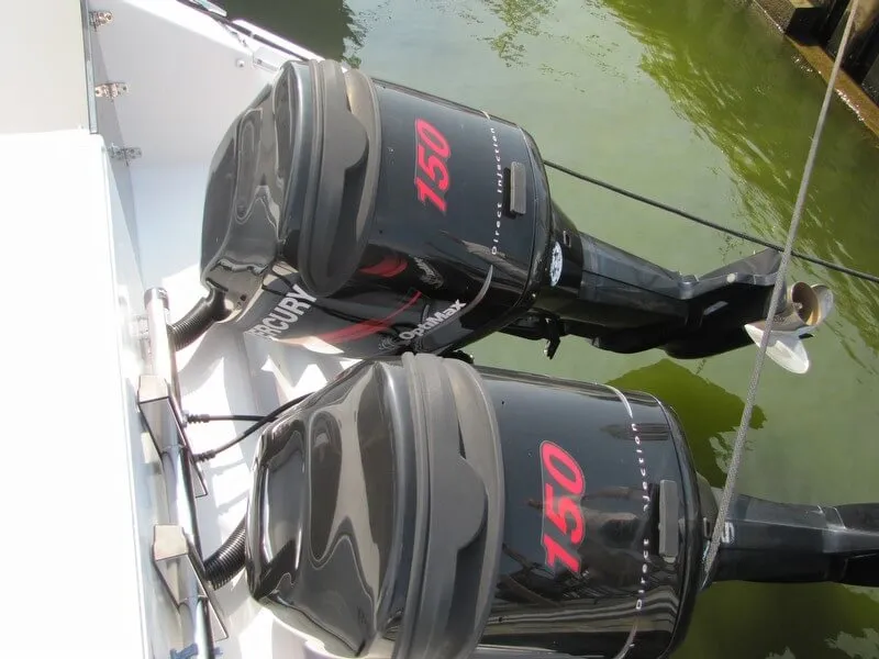Slide: The Image of Angler 260 Center Console 2007 - 8