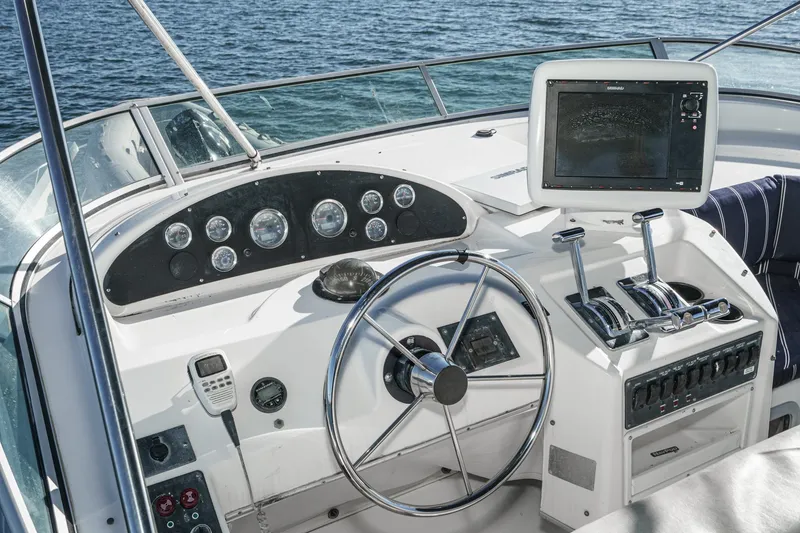 Slide: The Image of Bayliner 3988 Motoryacht 1998 - 55