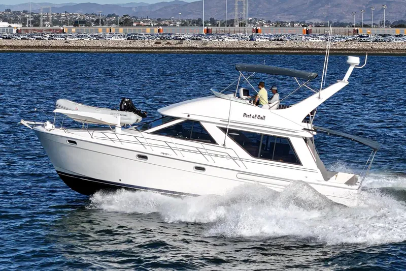 Slide: The Image of Bayliner 3988 Motoryacht 1998 - 72