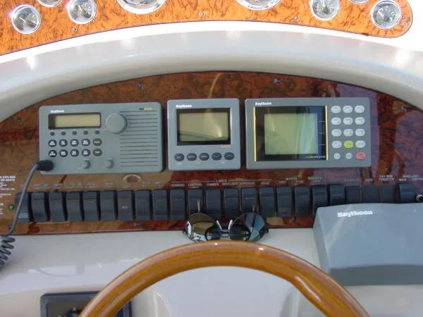 Slide: The Image of Sea Ray 380 Sundancer 2000 - 7