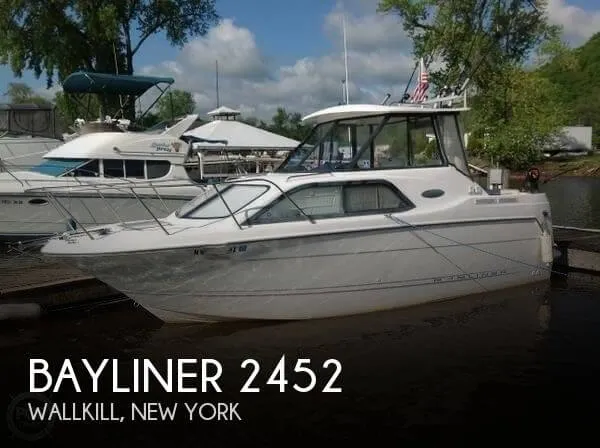 Slide: The Image of Bayliner 2452 2001 - 0