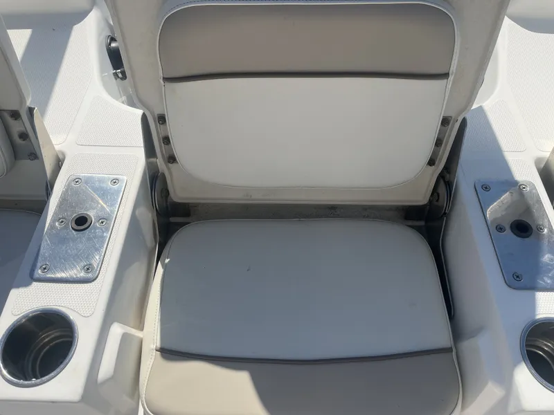 Slide: The Image of NauticStar 214 XTS 2015 - 23