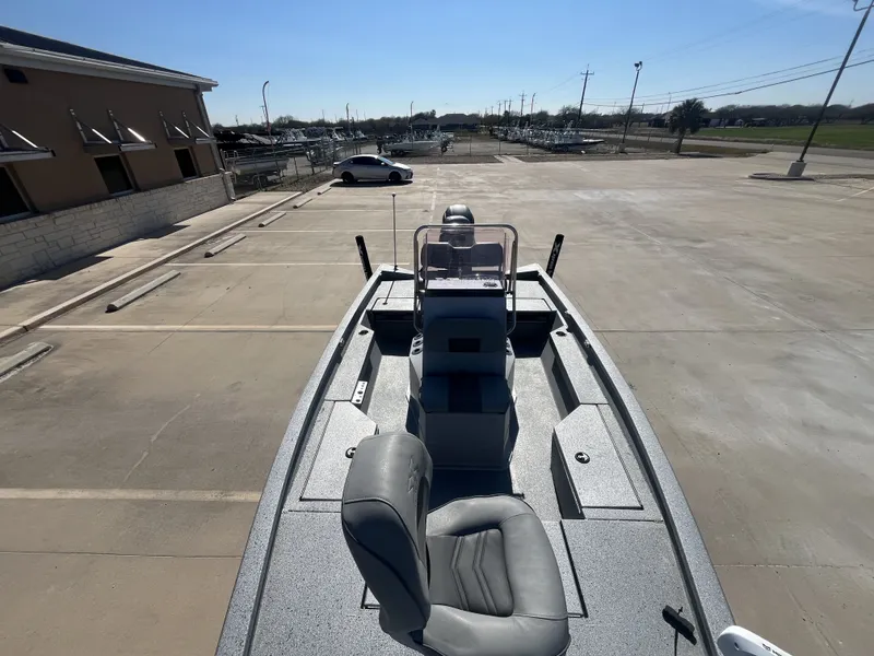 Slide: The Image of Xpress H20B Bay 2022 - 14