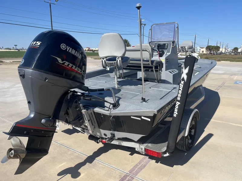 Slide: The Image of Xpress H20B Bay 2022 - 8