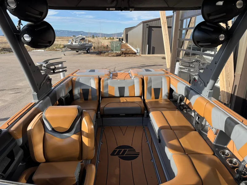 Slide: The Image of Malibu Wakesetter 23 LSV 2023 - 11
