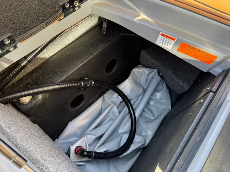 Slide: The Image of Malibu Wakesetter 23 LSV 2023 - 13