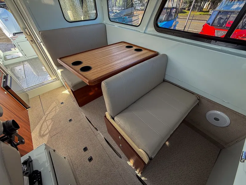 Slide: The Image of Hewescraft 270 Pacific Explorer 2026 - 10