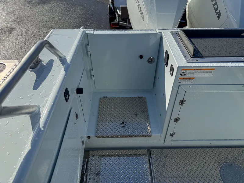 Slide: The Image of Hewescraft 270 Pacific Explorer 2026 - 15