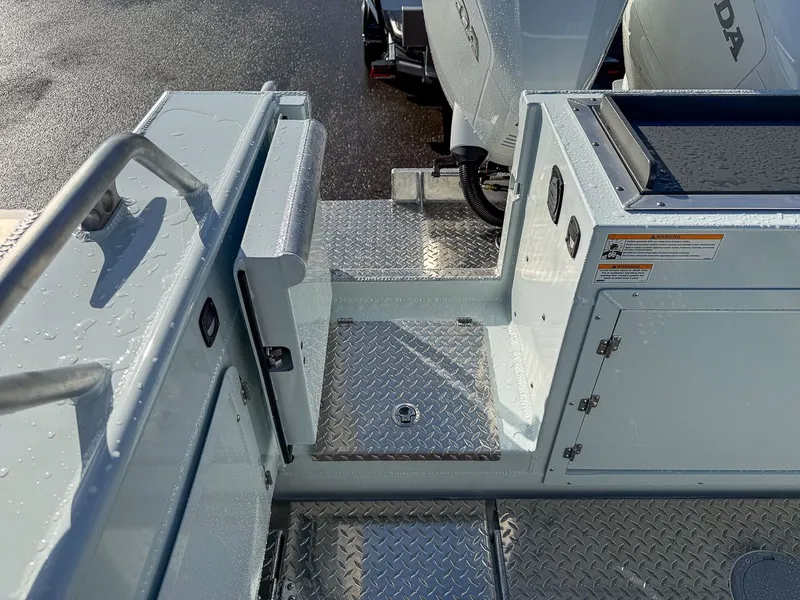 Slide: The Image of Hewescraft 270 Pacific Explorer 2026 - 16