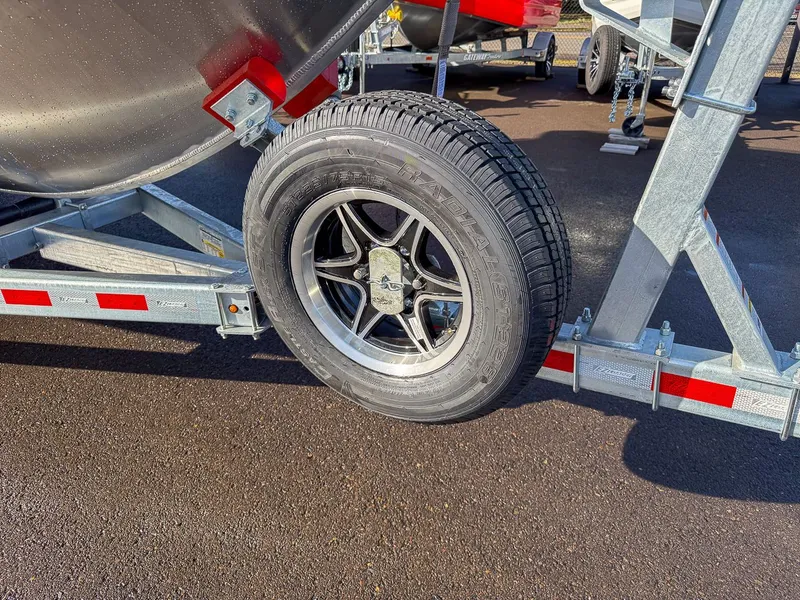 Slide: The Image of Hewescraft 270 Pacific Explorer 2026 - 21