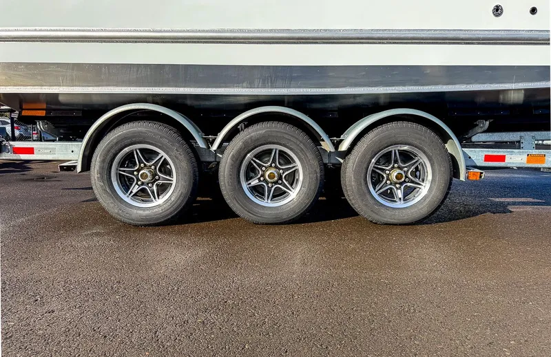 Slide: The Image of Hewescraft 270 Pacific Explorer 2026 - 22