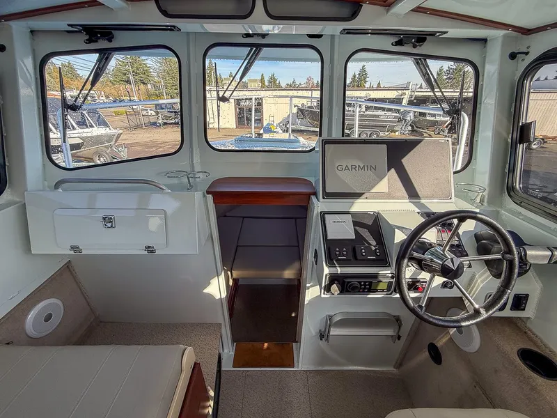 Slide: The Image of Hewescraft 270 Pacific Explorer 2026 - 8