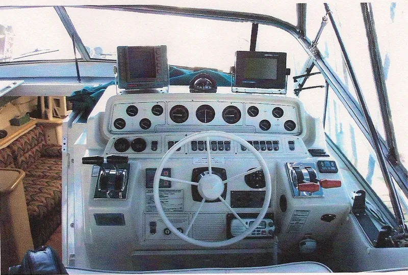 Slide: The Image of Wellcraft 3400 Sport 1991 - 9