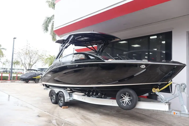 Slide: The Image of Yamaha 275SD 2026 - 4