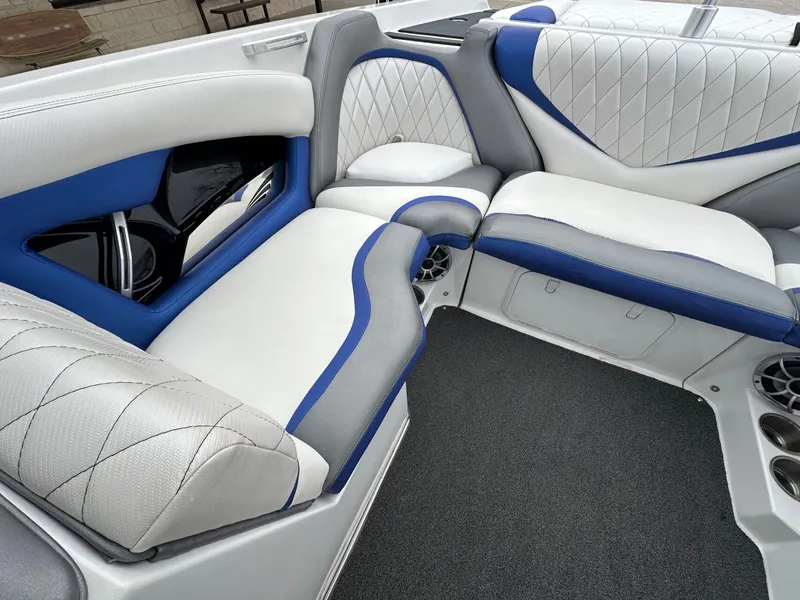 Slide: The Image of Tigé RZ4 2013 - 11