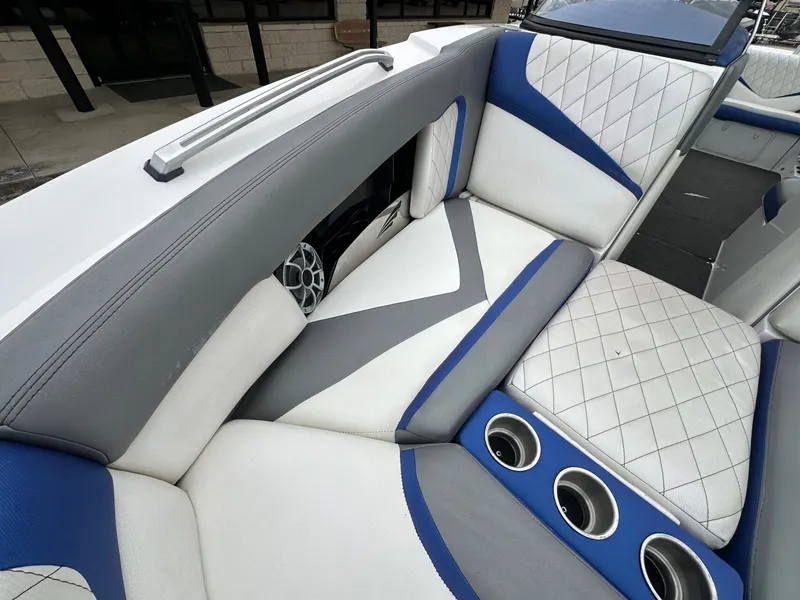 Slide: The Image of Tigé RZ4 2013 - 21