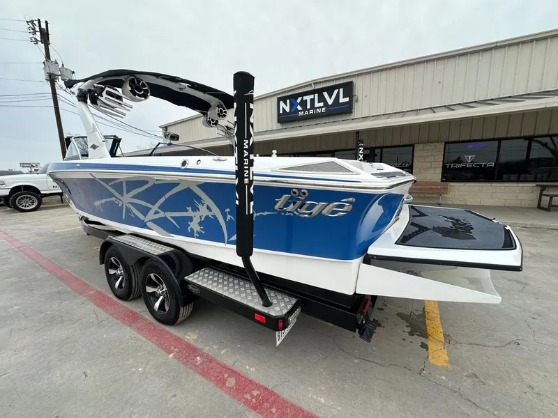 Slide: The Image of Tigé RZ4 2013 - 3