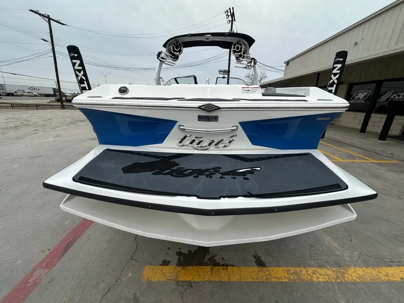 Slide: The Image of Tigé RZ4 2013 - 4