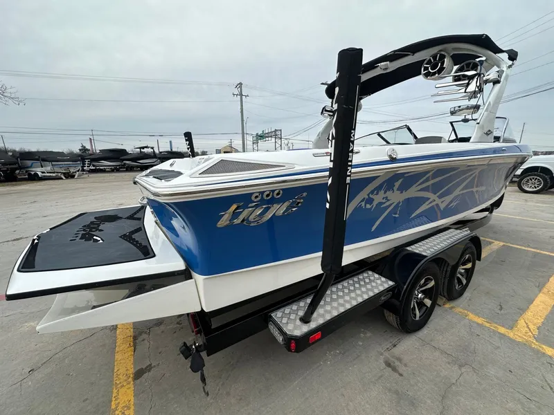 Slide: The Image of Tigé RZ4 2013 - 5