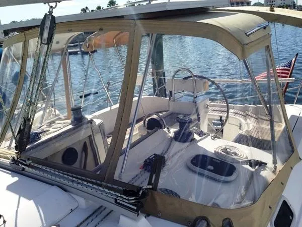Slide: The Image of Beneteau 351 - 3 Cabin 1995 - 4