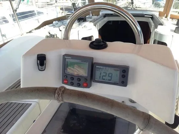 Slide: The Image of Beneteau 351 - 3 Cabin 1995 - 9