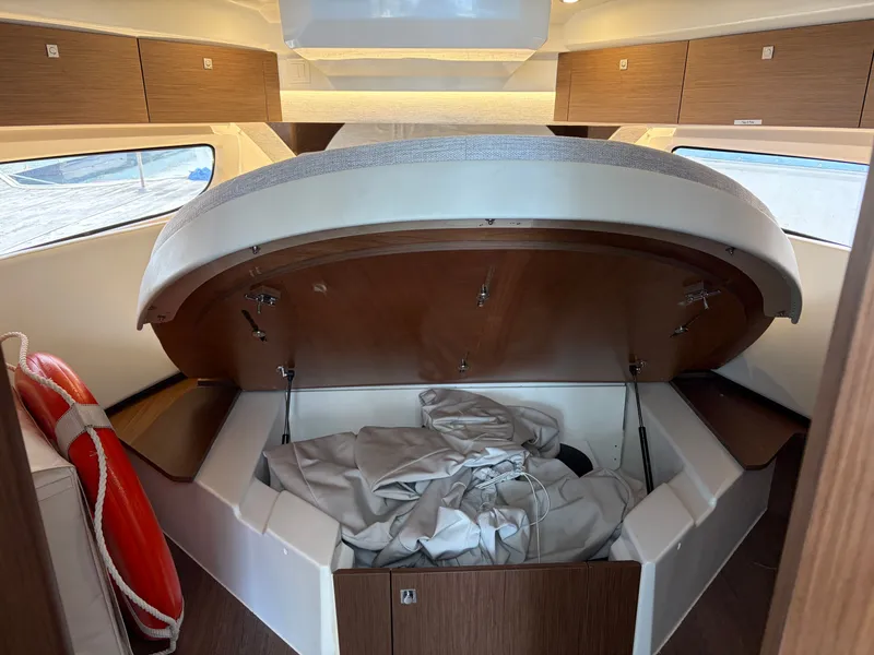 Slide: The Image of Jeanneau NC 1095 2022 - 15