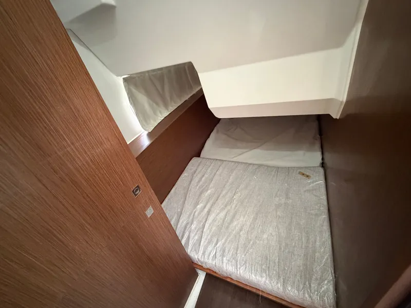 Slide: The Image of Jeanneau NC 1095 2022 - 17