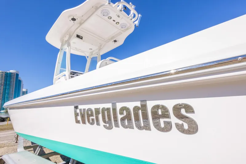 Slide: The Image of Interior view of 2016 Everglades 243 Center Console boat storage compartment. - 29