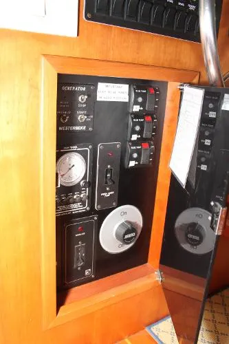 Slide: The Image of Sabre SABRELINE AFT CABIN BR4484 2001 - 11