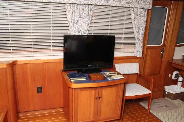 Slide: The Image of Sabre SABRELINE AFT CABIN BR4484 2001 - 6