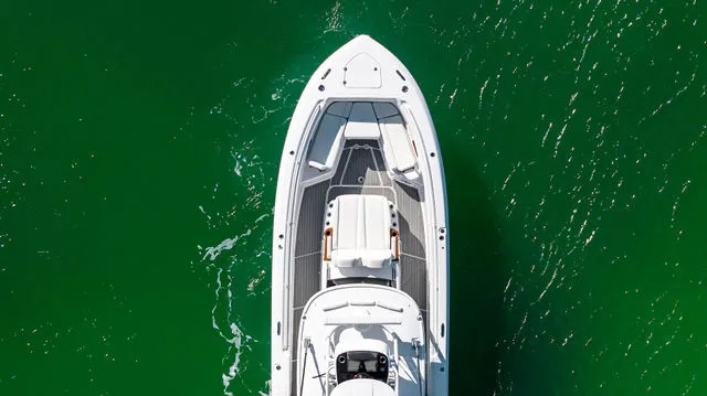 Slide: The Image of Everglades 375 Center Console 2026 - 38