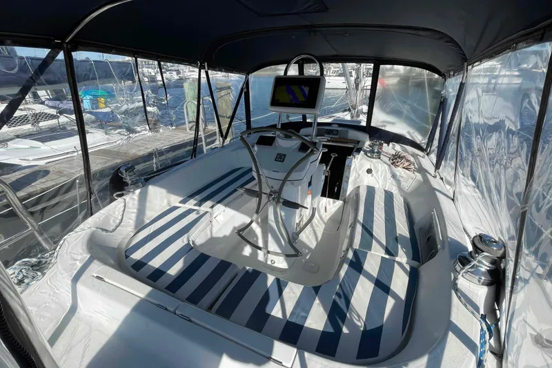 Slide: The Image of Engine compartment of 2010 Hunter 45 Center Cockpit with fuel filters and hoses. - 67